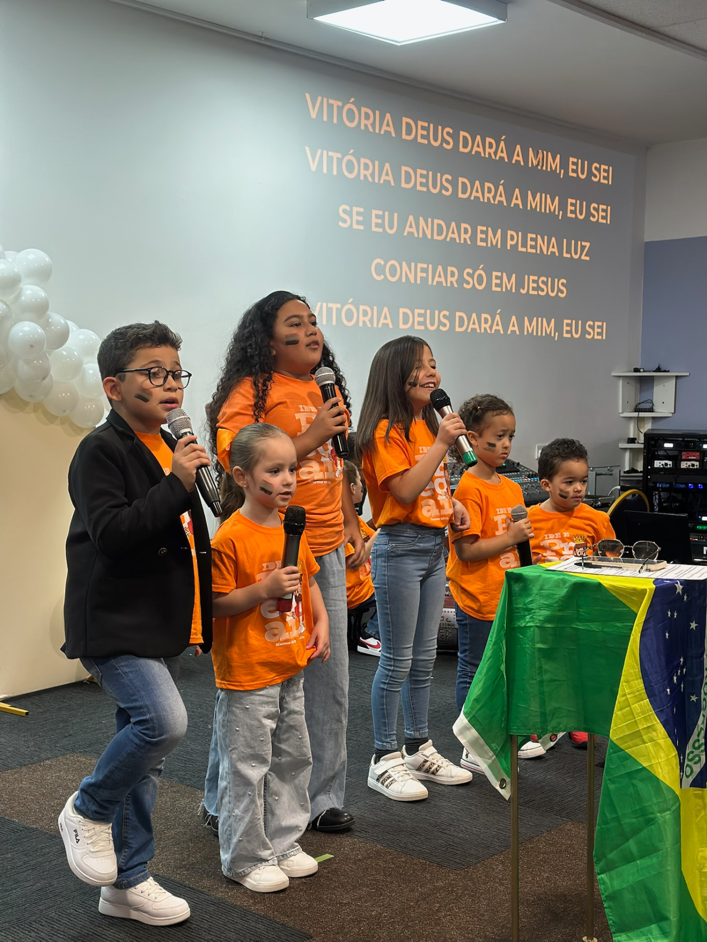 Children praising at AGGF UK